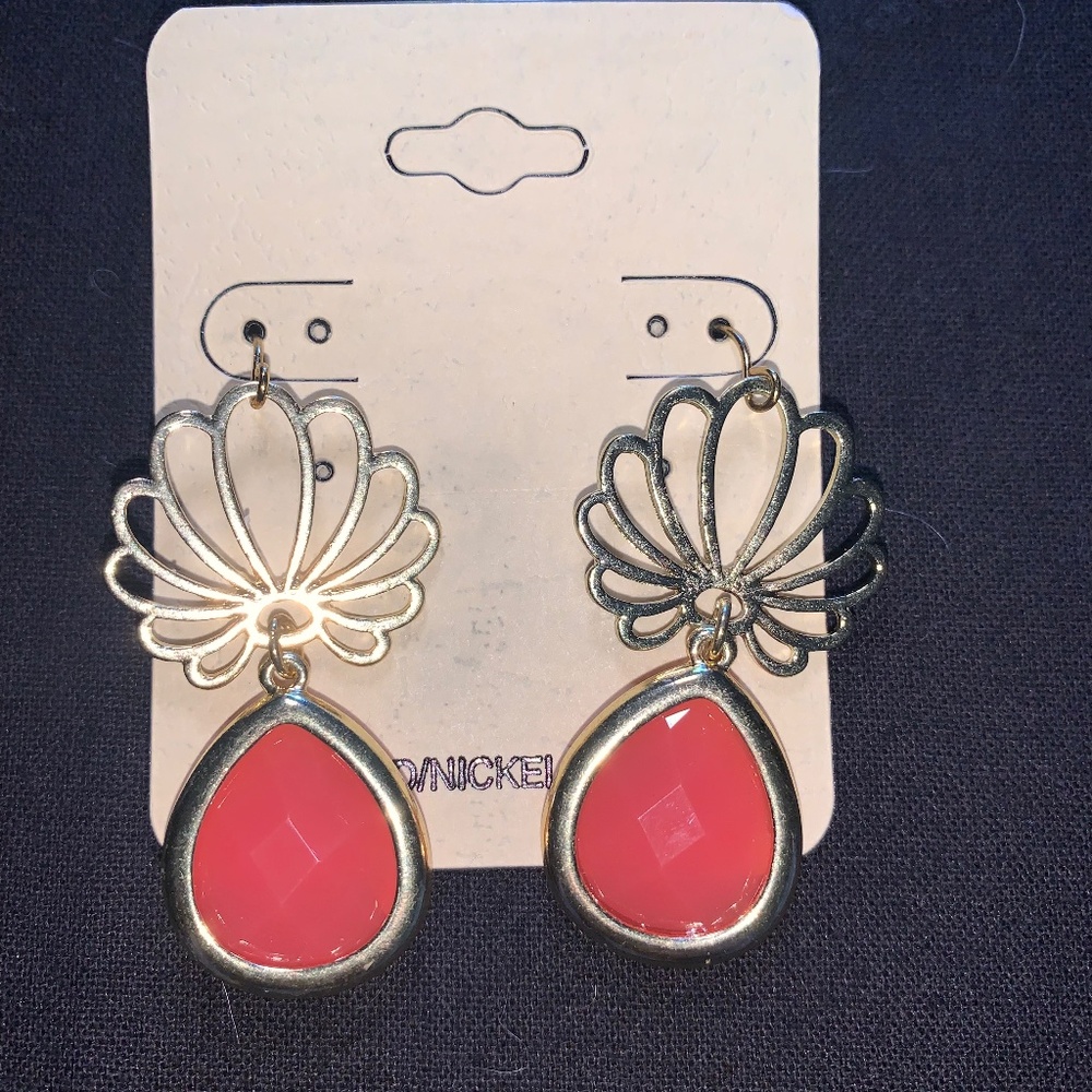 Seashell with Teardrop Earrings